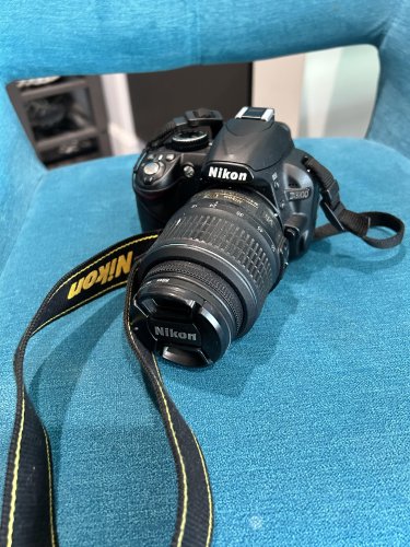 Camera Nikon D3100