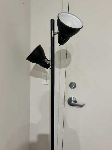 Floor Lamp (2) / Lampadaire 
