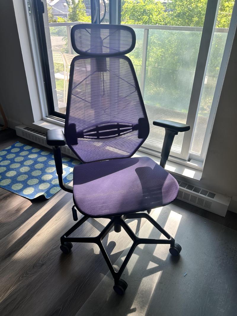 IKEA STYRSPEL Purple Chair / Chaise de jeu violette