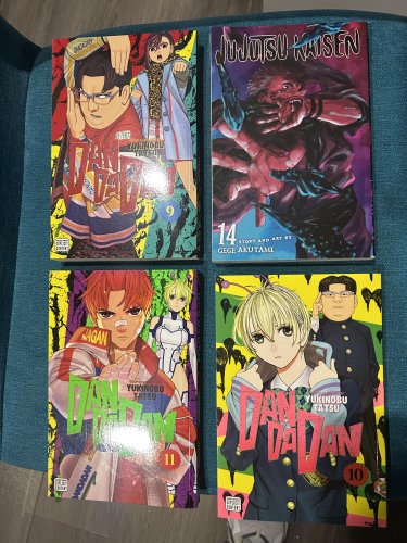 Manga Lot in English - Dandadan & Jujutsu Kaisen (Excellent Condition)