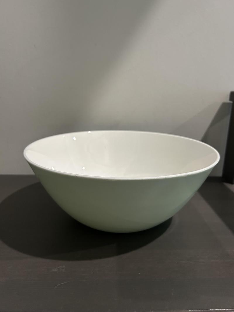 Porcelain Dining Bowls / Bols de Table en Porcelaine