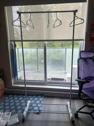 Portant à vêtements sur roulettes / Garment Rack