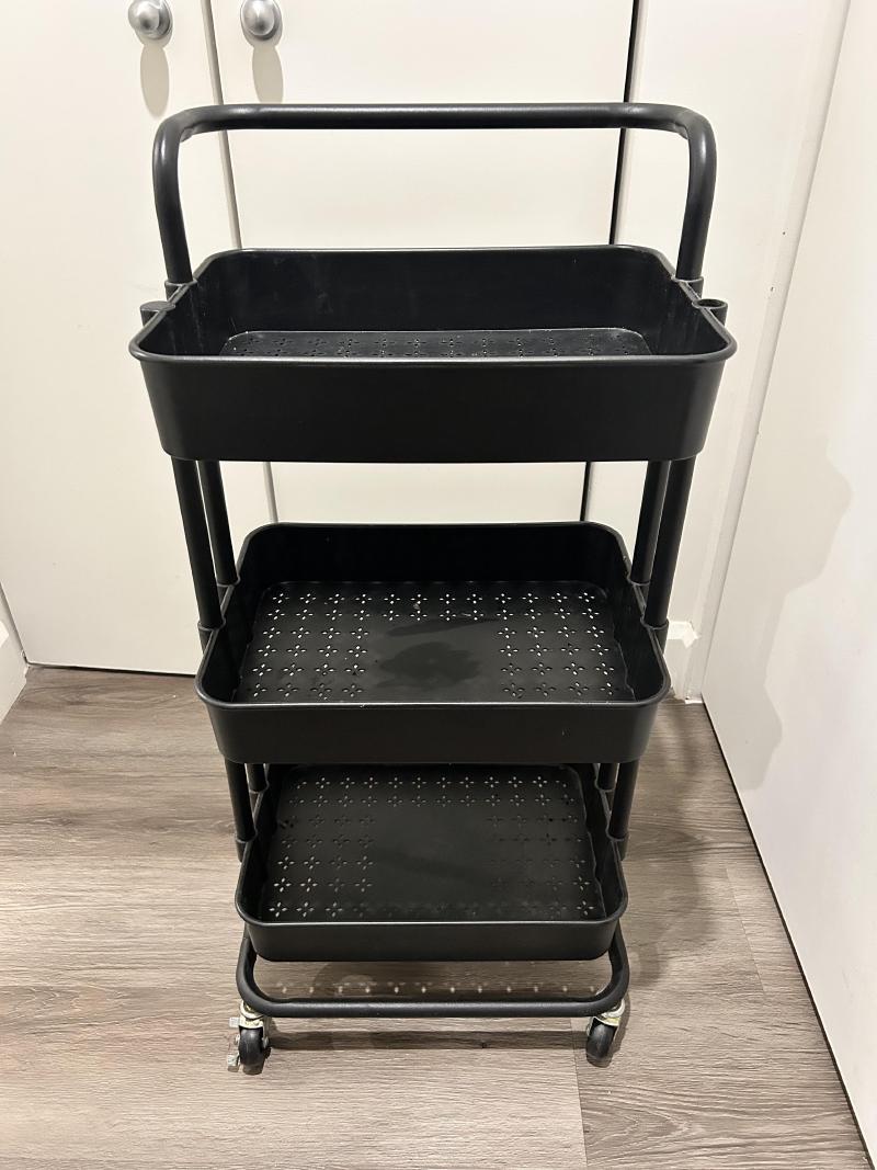 Rolling Utility Cart / Chariot de rangement roulant